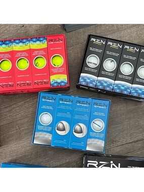 Men's Golf Balls – Yellow and White Options